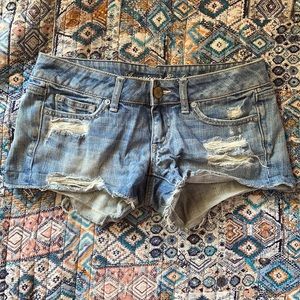 American eagle distressed denim shorts